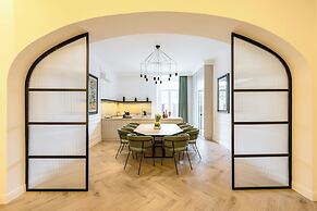 Chic Lifestyle Apartment