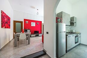 Red Comfort Flat Near Garibaldi Station