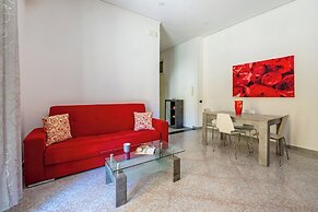 Red Comfort Flat Near Garibaldi Station