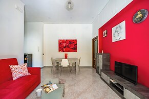 Red Comfort Flat Near Garibaldi Station