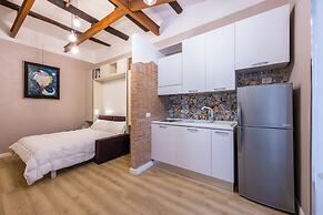 Toledo Warm Renovated Studio
