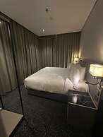 Fiori Airport hotel