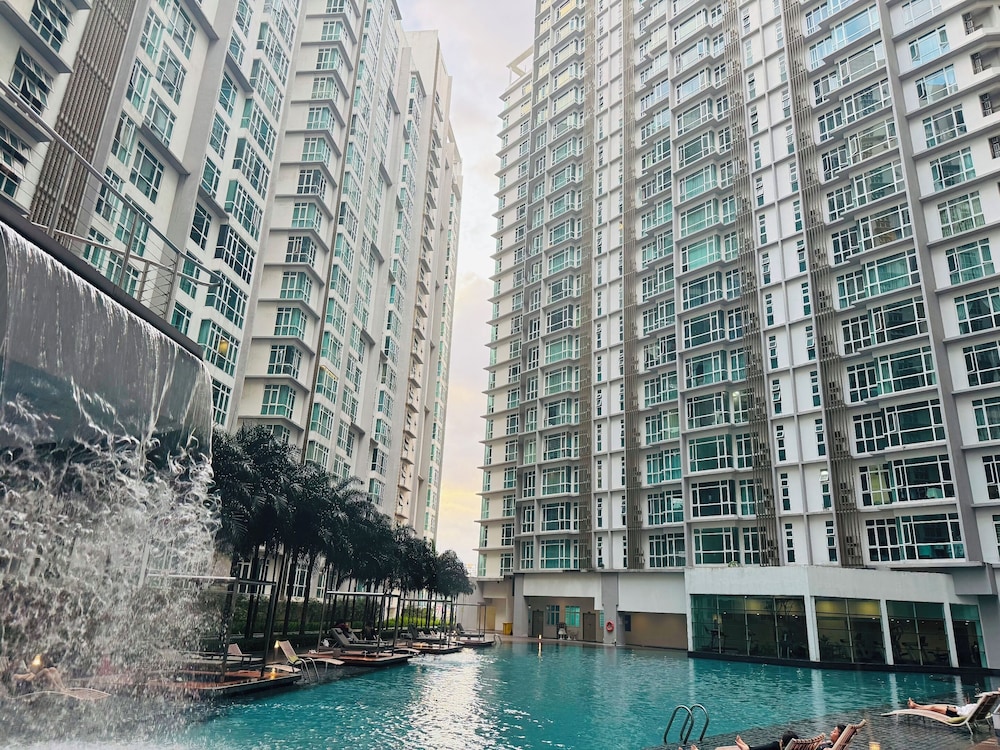Central Residence - Free Gym Pool