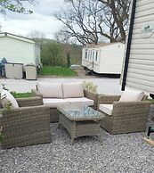 Llanarmon-yn-ial 3-bed Caravan, Sleeps 6