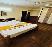 Hotel Raj Villa