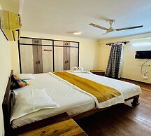 Hotel Raj Villa