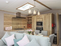 Maple Lodge