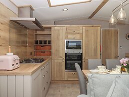 Maple Lodge