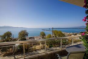 Kalamata Coastal Charm Modern Seaside Escape