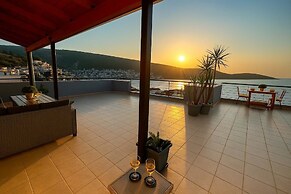 Panoramic Seaview Blue Nest - Stylish Getaway