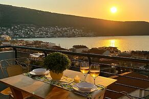 Panoramic Seaview Blue Nest - Stylish Getaway