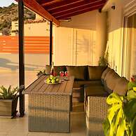 Panoramic Seaview Blue Nest - Stylish Getaway