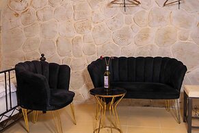 Majestic Manor  Otel