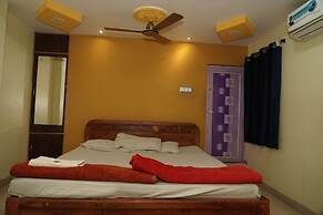 Hotel Mid Town Daringbadi