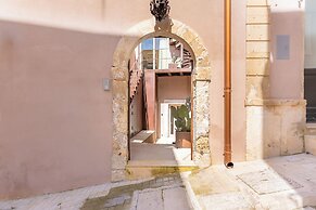 Charming Nest with Terrace by Wonderful Italy