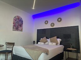 4040 Accomodation