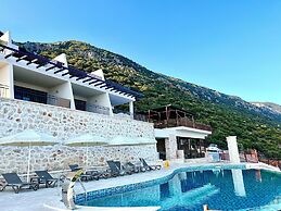 Kaleli Deluxe Homes
