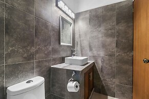 Luxury 4BR Villa with Pool
