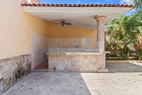 Luxury 4BR Villa with Pool