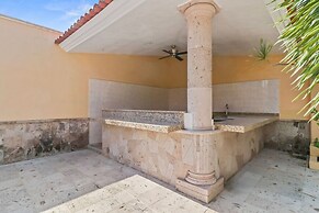 Luxury 4BR Villa with Pool