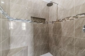 Luxury 4BR Villa with Pool