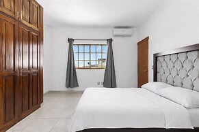 Luxury 4BR Villa with Pool