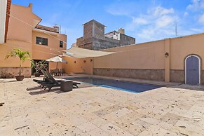 Luxury 4BR Villa with Pool