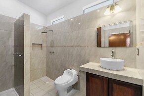 Luxury 4BR Villa with Pool