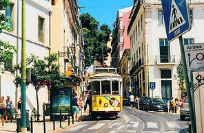 Curva do 28 Alfama