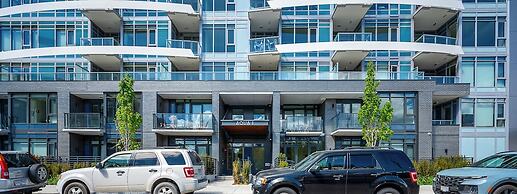 AQUA Corner Unit w Amazing View 614