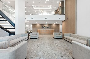 AQUA Corner Unit w Amazing View 614