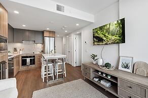 AQUA Corner Unit w Amazing View 614