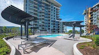 AQUA Corner Unit w Amazing View 614