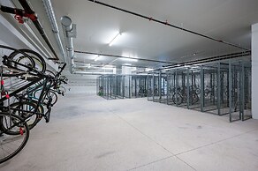 AQUA Corner Unit w Amazing View 614