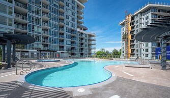 AQUA Corner Unit w Amazing View 614