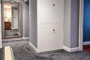 2 Bed House - Sleeps 4 - Pets - Parking - Wifi