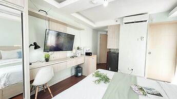 Minimalist And Homey Studio Apartment Amethyst