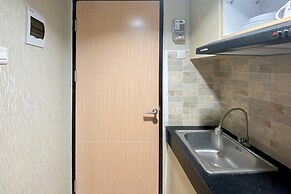 Comfortable And Modern Studio At Apartment The Alton