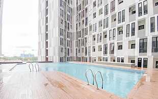 Comfortable And Modern Studio At Apartment The Alton