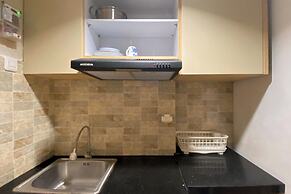 Comfortable And Modern Studio At Apartment The Alton