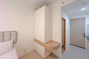 Pleasant And Good Location Studio At Bale Hinggil Apartment