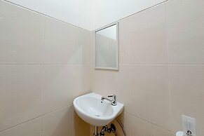 Pleasant And Good Location Studio At Bale Hinggil Apartment
