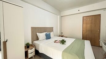 Basic Studio Room Apartment At Green Palm Residence