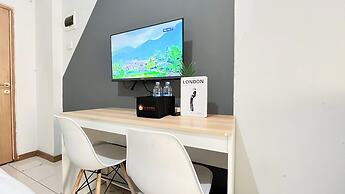 Basic Studio Room Apartment At Green Palm Residence
