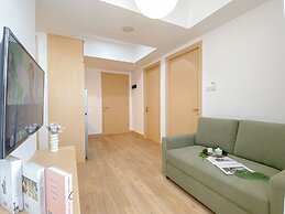 Simple 3Br At Pollux Chadstone Apartment