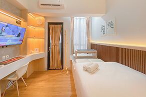 Minimalist And Homey Studio Apartment At The Alton