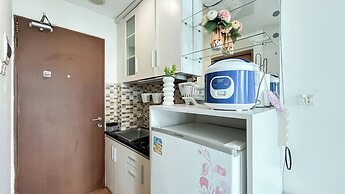 Neat Studio Room At Tifolia Apartment
