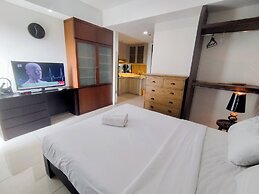 Spacious Studio Room At Grand Sungkono Lagoon Apartment