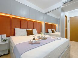 Warm Studio At Tifolia Apartment