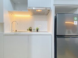 Warm Studio At Tifolia Apartment